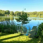 House With Private Jetty On Neversdorfer Prázdninový dům *